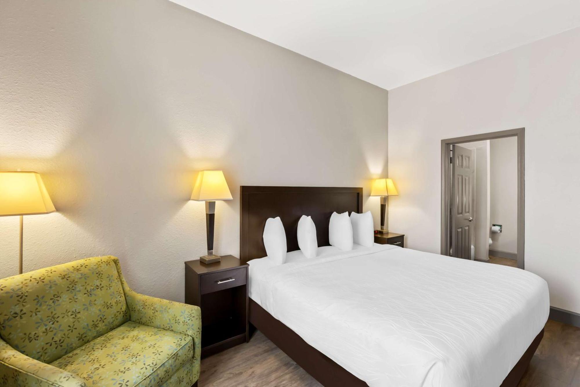 Sonesta Essential La Porte Esterno foto