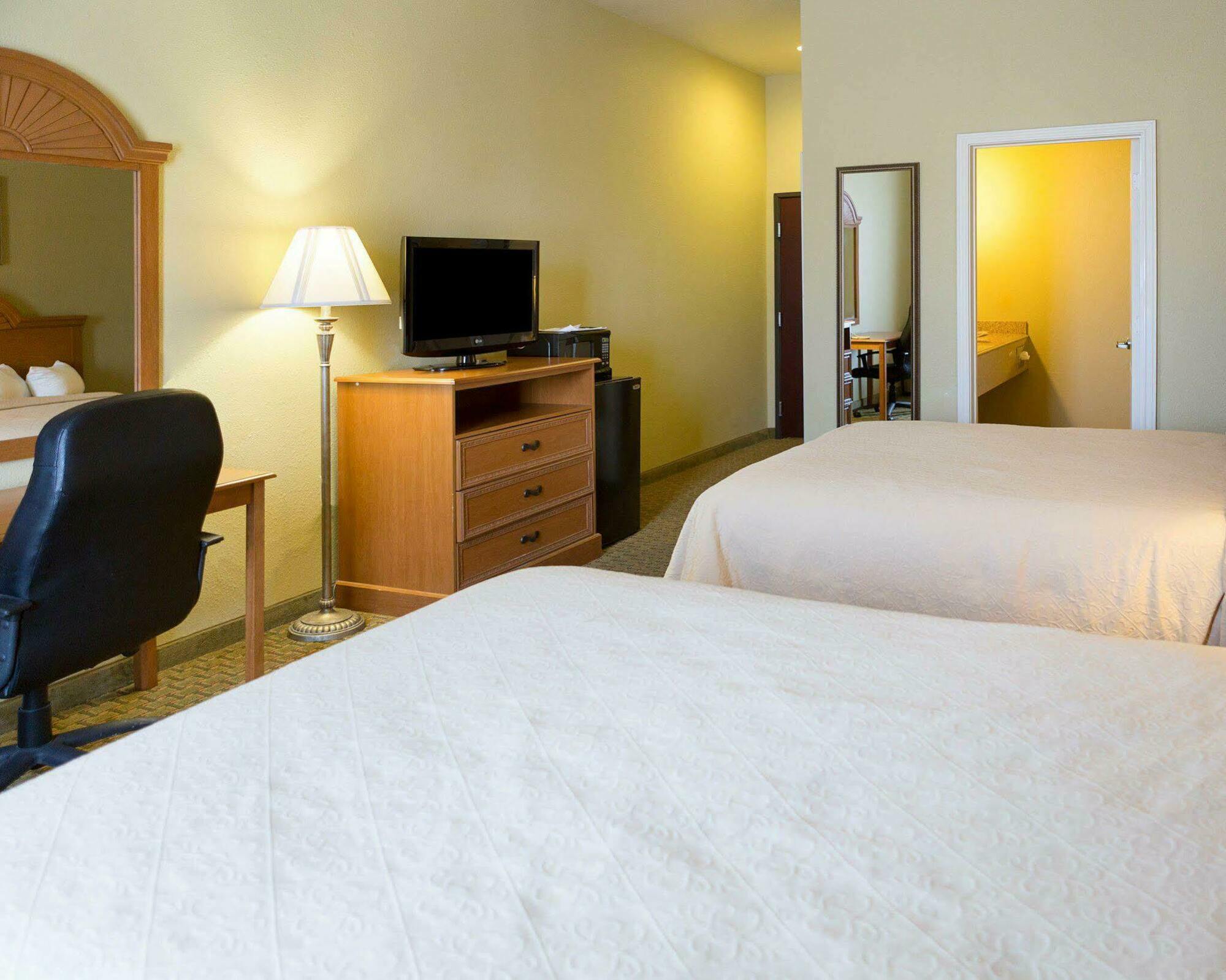 Sonesta Essential La Porte Esterno foto